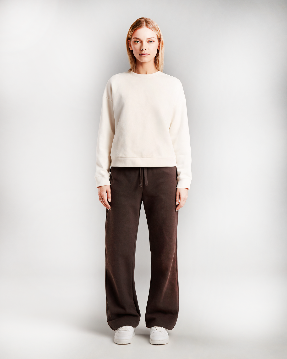 Damen Travel Set aus Sweatshirt Cloudy & Sweatpants Chocolate Brown - Milano