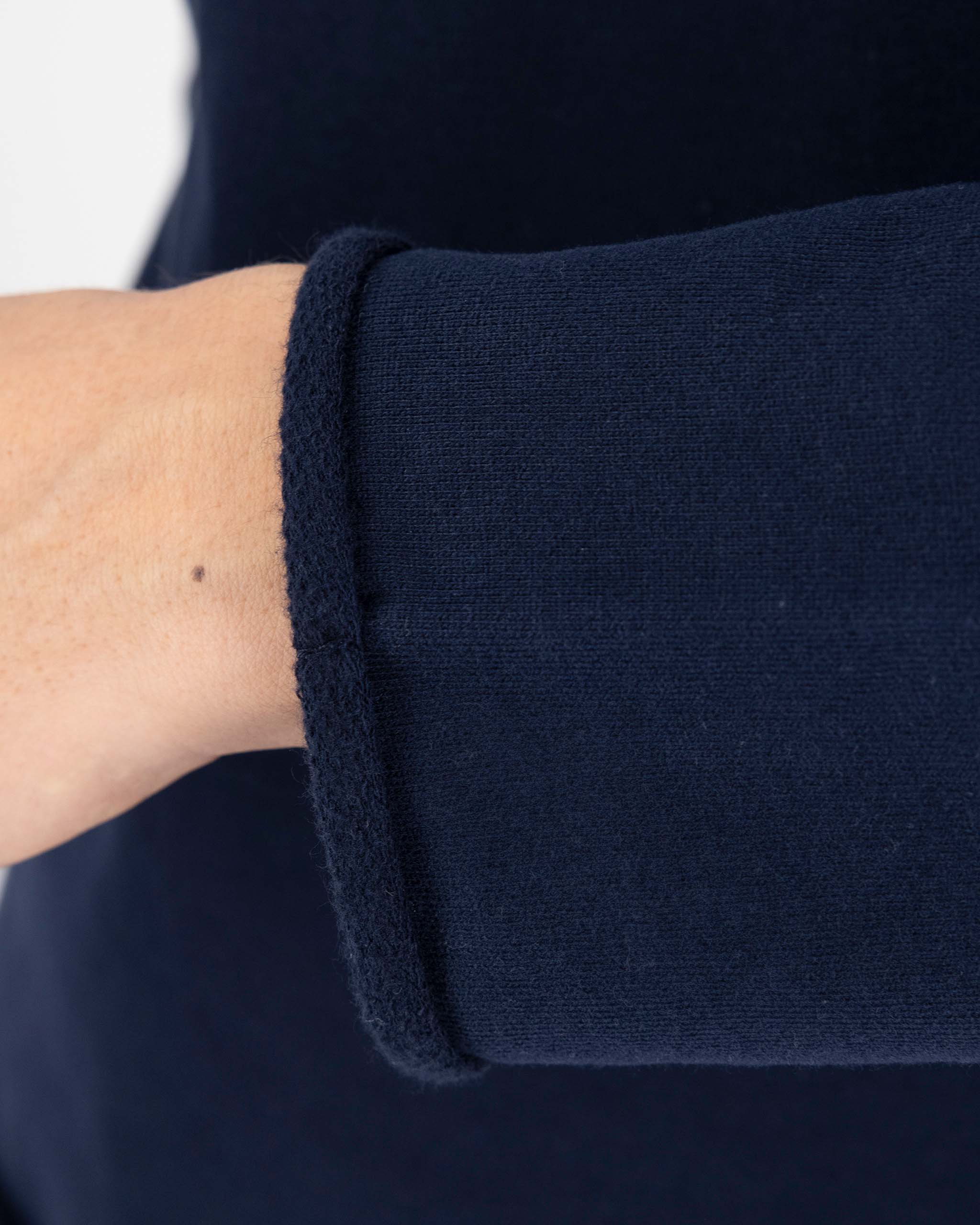 Detailansicht Sweatshirt Sofie in der Farbe Navy